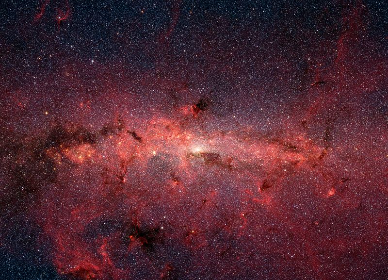 Droga Mleczna widziana w podczerwieni przez Kosmiczny Teleskop Spitzera/  NASA/JPL-Caltech/S. Stolovy (SSC/Caltech)